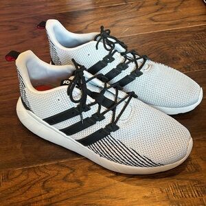 Man’s Adidas light gray and black shoe size 12 excellent condition